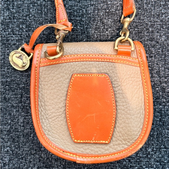 Dooney & Bourke Elegant Tan and Orange Leather Crossbody Bag - Picture 6 of 6